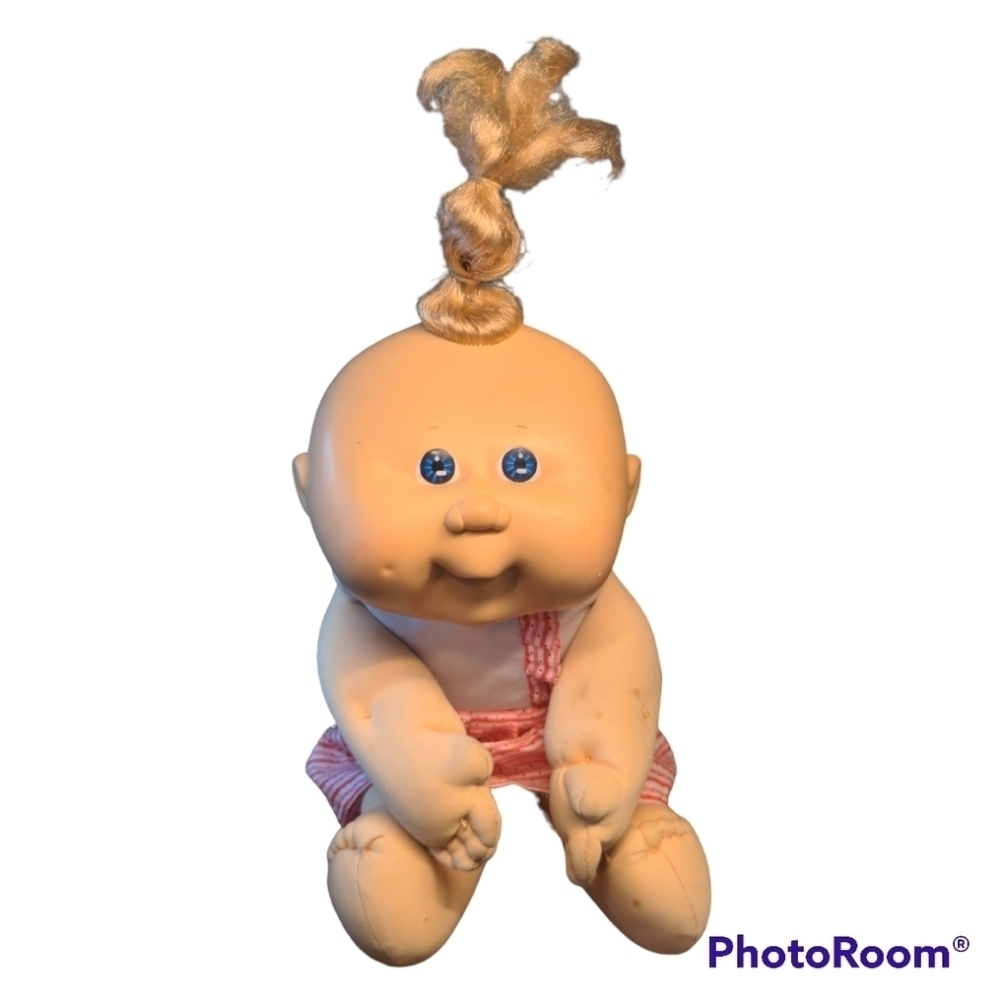 1989 Cabbage Patch Kid Blonde Hair Tuft Signature Behind w/heart beat insert